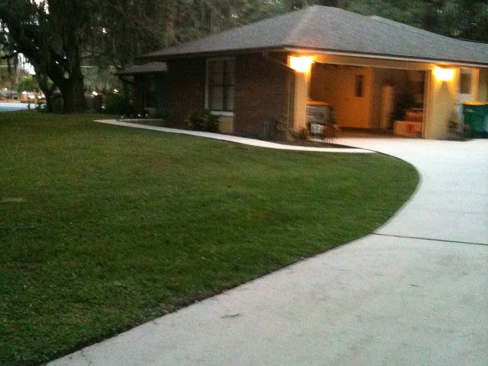 Driveway to house