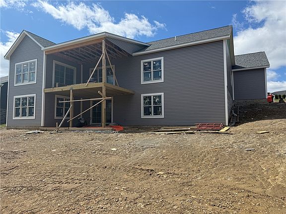 4th image of 136 Huckleberry Rd
