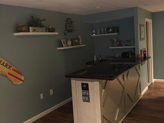 Full Service Wet Bar in Basement