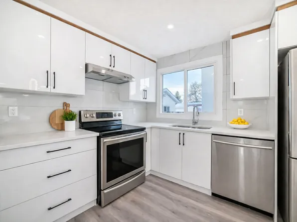 14505 23rd St NW, Edmonton, AB T5Y 1T4