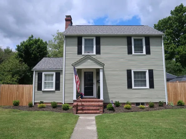 203 Macarthur Ave, Radford, VA 24141