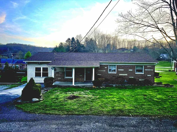 137 Scott St, Buckhannon, WV 26201