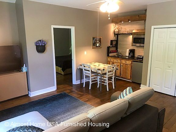 4th image of 930 Happy Valley Cir