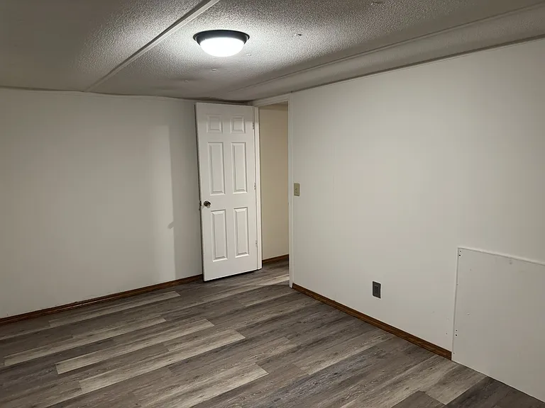 10926 Old County Line Rd — Photo 4
