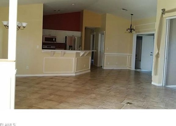 4th image of 3828 SW 20th Ave