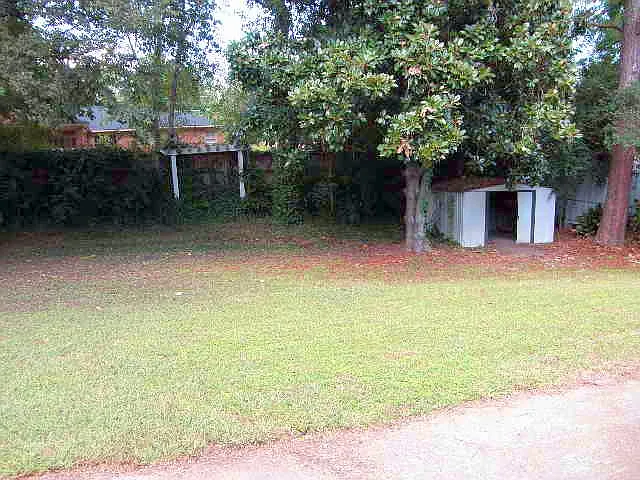 1915 Coventry Dr — Photo 23