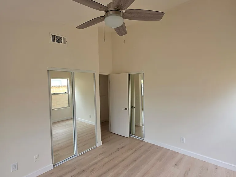 403 Bridlewood Ln — Photo 3