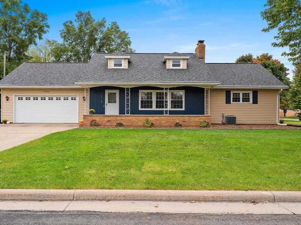 1016 Gregory St, Neenah, WI 54956