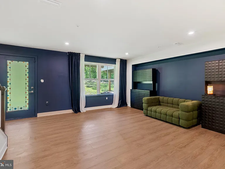 7903 Tanbridge Ln — Photo 7