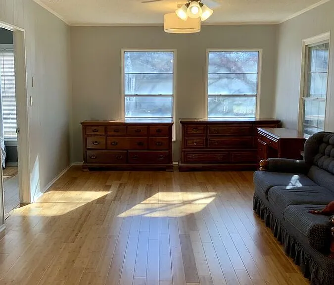 213 Donald St — Photo 8