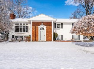 8 Louise Dr, New Windsor, NY 12553