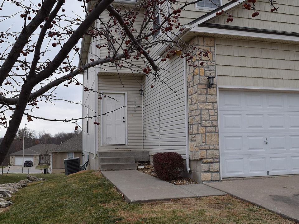 2nd image of 10528 E 45th Pl