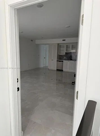 3 bed, 2.0 bath, 2038 sqft, $3,500 — Photo 3