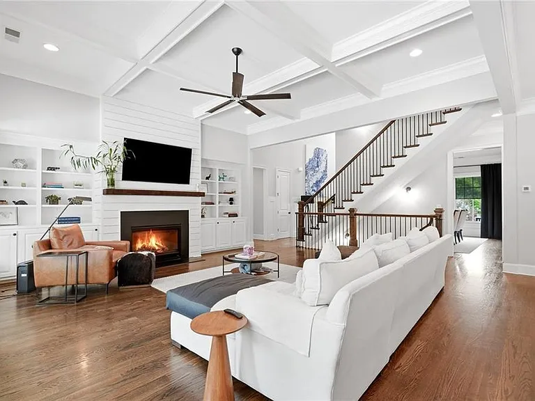 1012 Summit View Ln — Photo 6