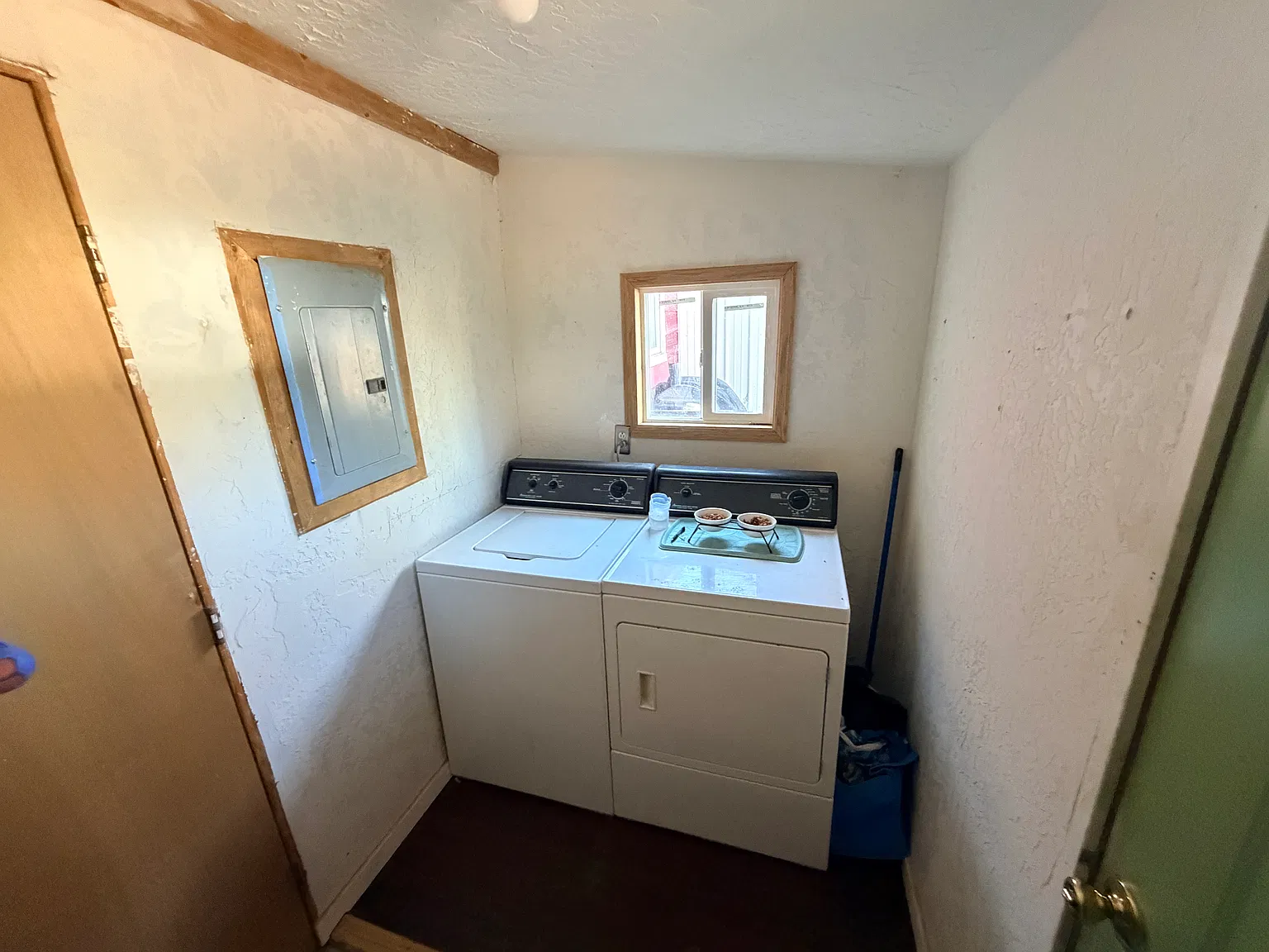 3 bed, 1200 sqft, $1,500 — Photo 2
