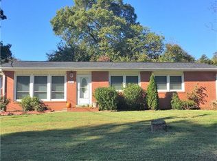 2005 Twain Rd, Greensboro, NC 27405