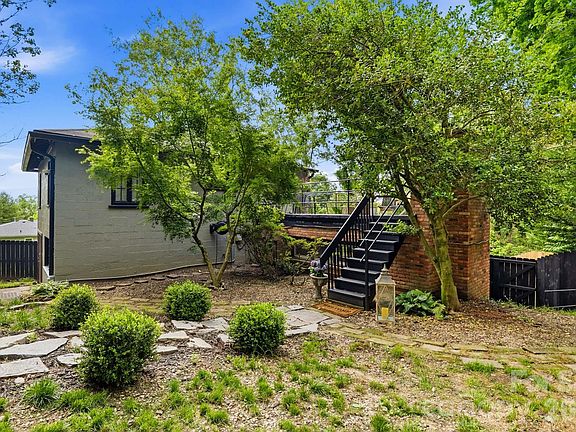 2nd image of 38 Aurora Dr