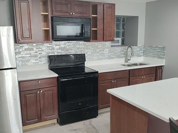 2nd image of 8915 S Exchange Ave #B