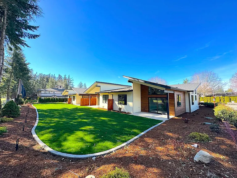 912 Citadel Dr — Photo 10