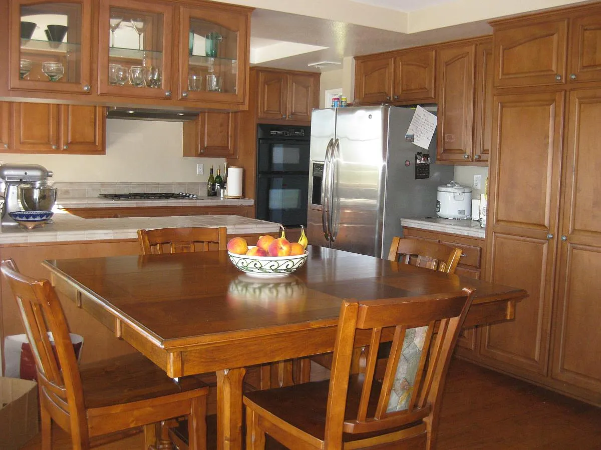 4 bed, 2457 sqft, $5,800 — Photo 4