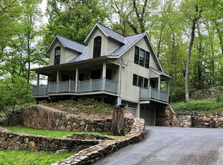 90 Porchuck Rd, Greenwich, CT 06831