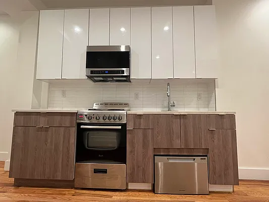 Rented by Bond New York | media 5