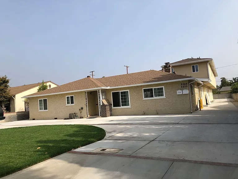 2548 Mayflower Ave #B — Photo 1