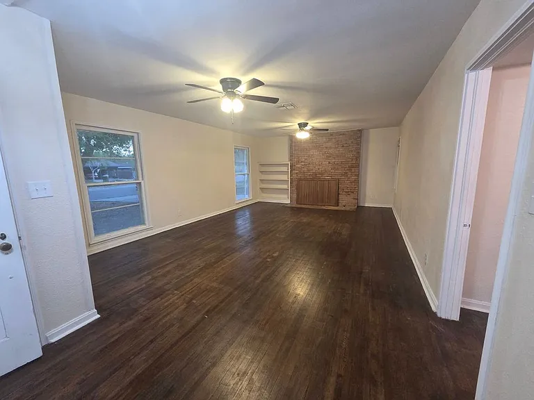 1204 W Lee Ave — Photo 14
