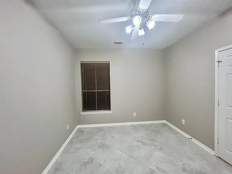 16807 Laguna Springs Dr — Photo 38