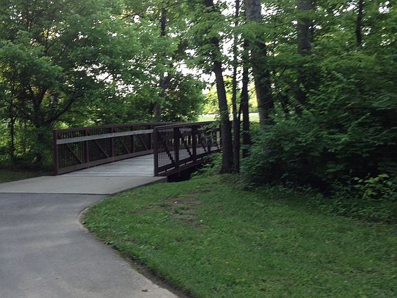 Brentwood bike trail 