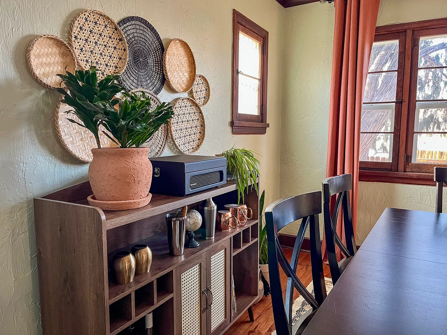 2 bed, 1354 sqft, $3,295 — Photo 4