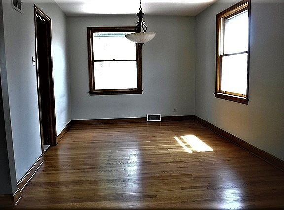5th image of 2241 Sunnyside Ave