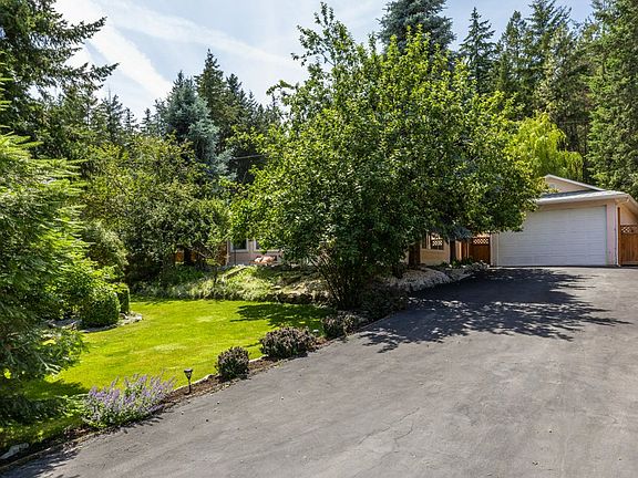 3rd image of 10724 Pinecrest Rd