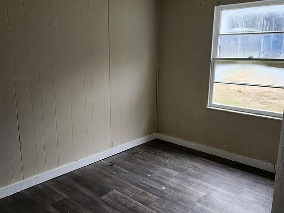 4th image of 4081 Villa Ave