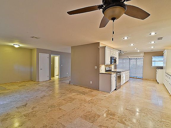 3rd image of 14011 Barryknoll Ln