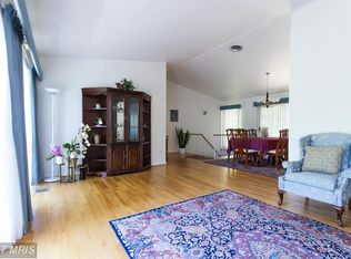 9801 Betteker Ln, Potomac, MD 20854