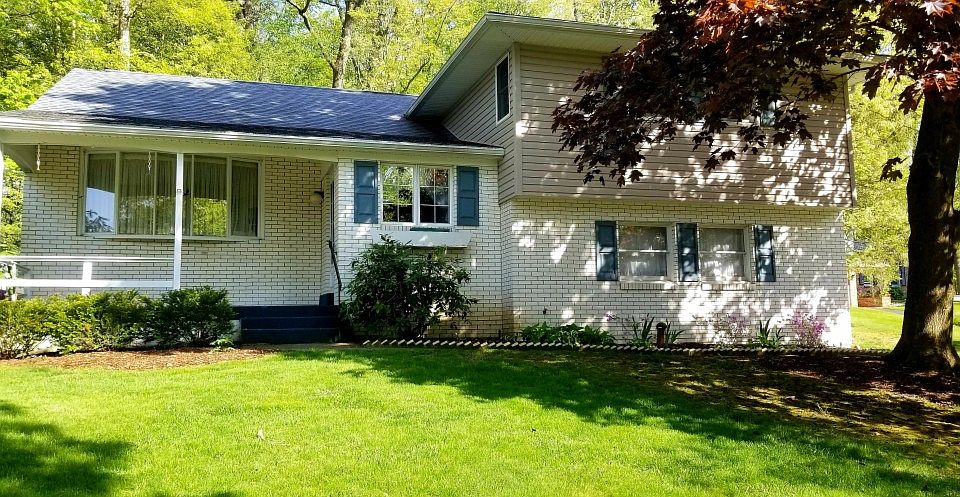 1st image of 275 Douglas Dr