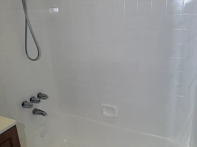 1805 W 83rd St #4 — Photo 9