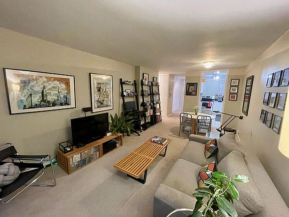 4th image of 1660 N La Salle St #1906