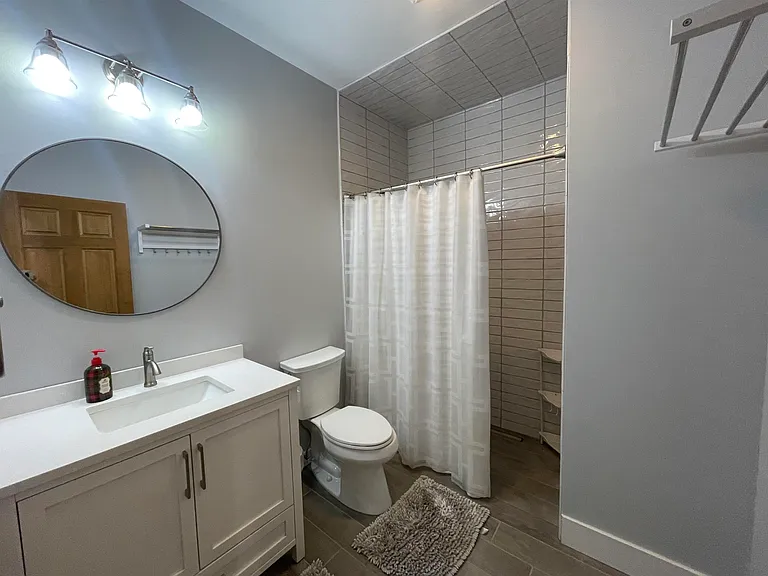 303 Westview Est — Photo 38