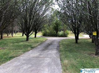 766 Dug Hill Rd, Brownsboro, AL 35741