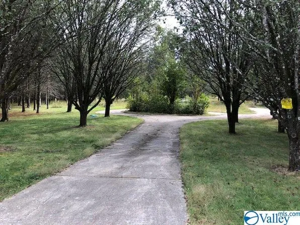 766 Dug Hill Rd, Brownsboro, AL 35741