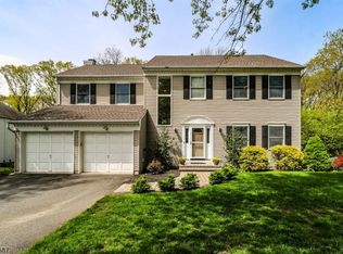 19 Pittenger Rd, Three Bridges, NJ 08887