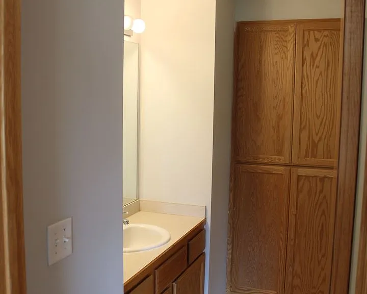 403 Meadow Ln — Photo 9