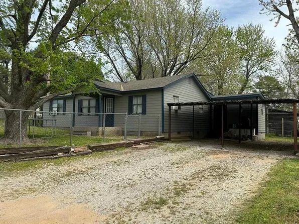 211 Vorhees St, Holdenville, OK 74848