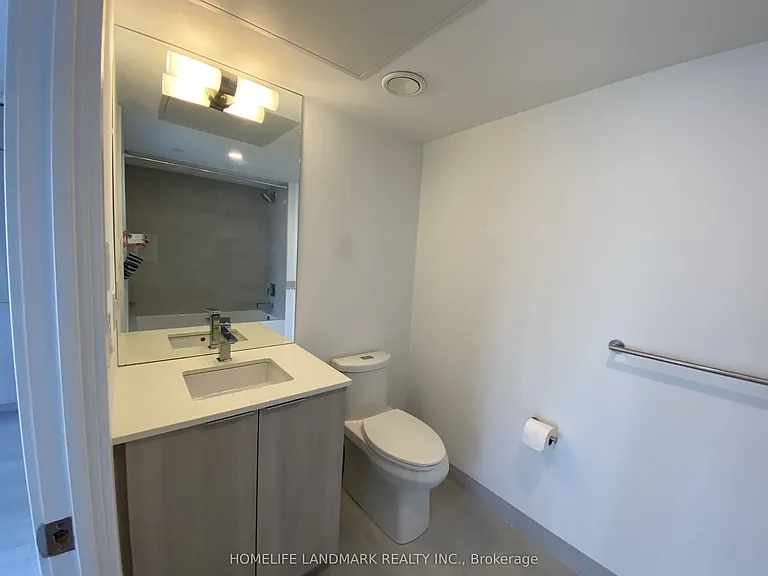 47 Mutual St #904 — Photo 6