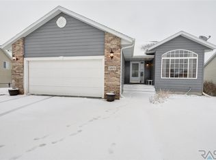 4804 S Samantha Dr, Sioux Falls, SD 57106