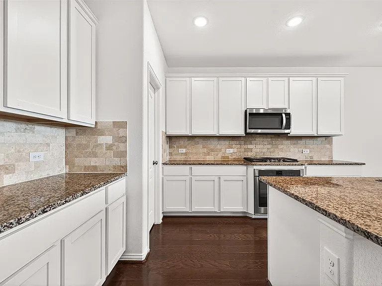 8114 Royal Palm Ct — Photo 12