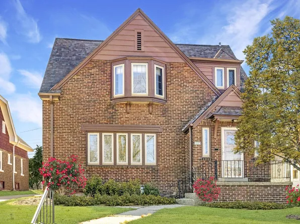 1623 East Lake Bluff BOULEVARD, Shorewood, WI 53211