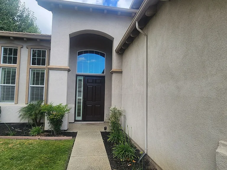 9736 Country Falls Ln — Photo 3